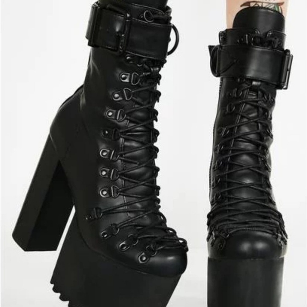 Dollskill black platform boots